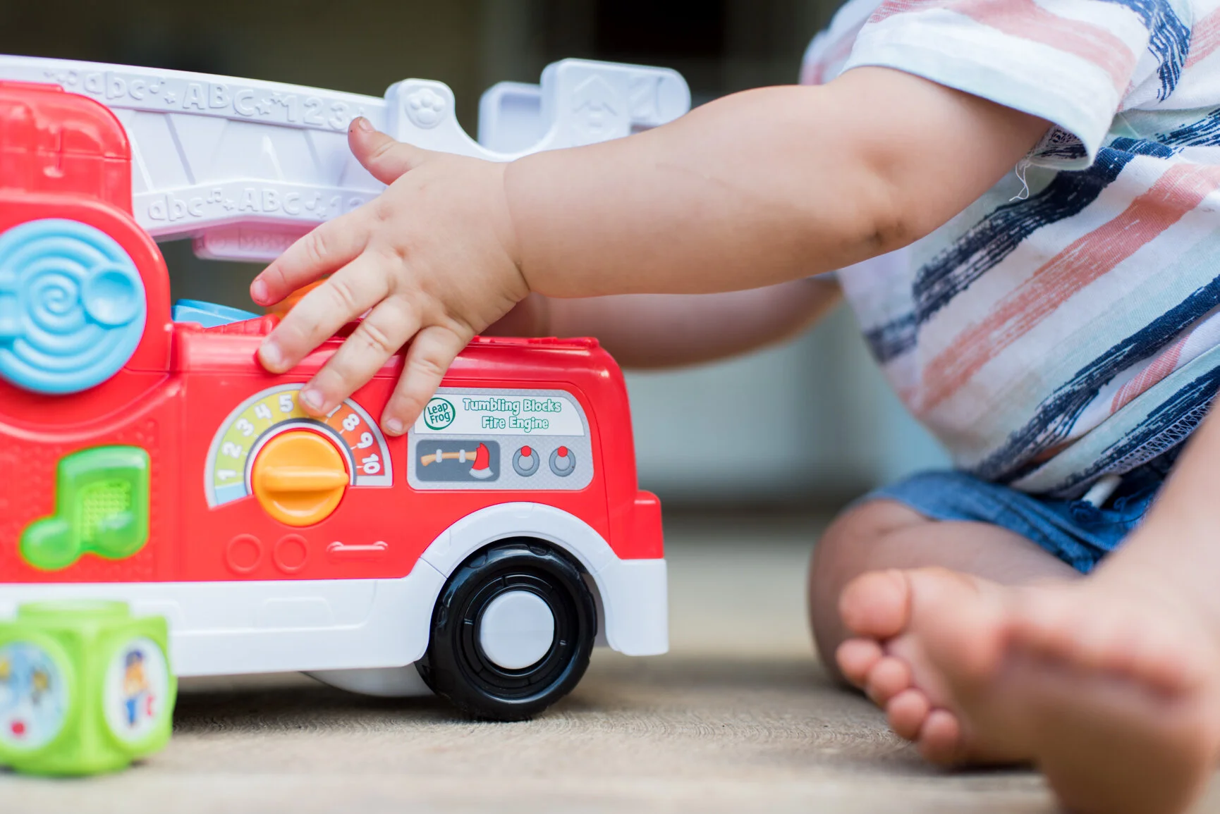 Leapfrog toys for 18 month old deals